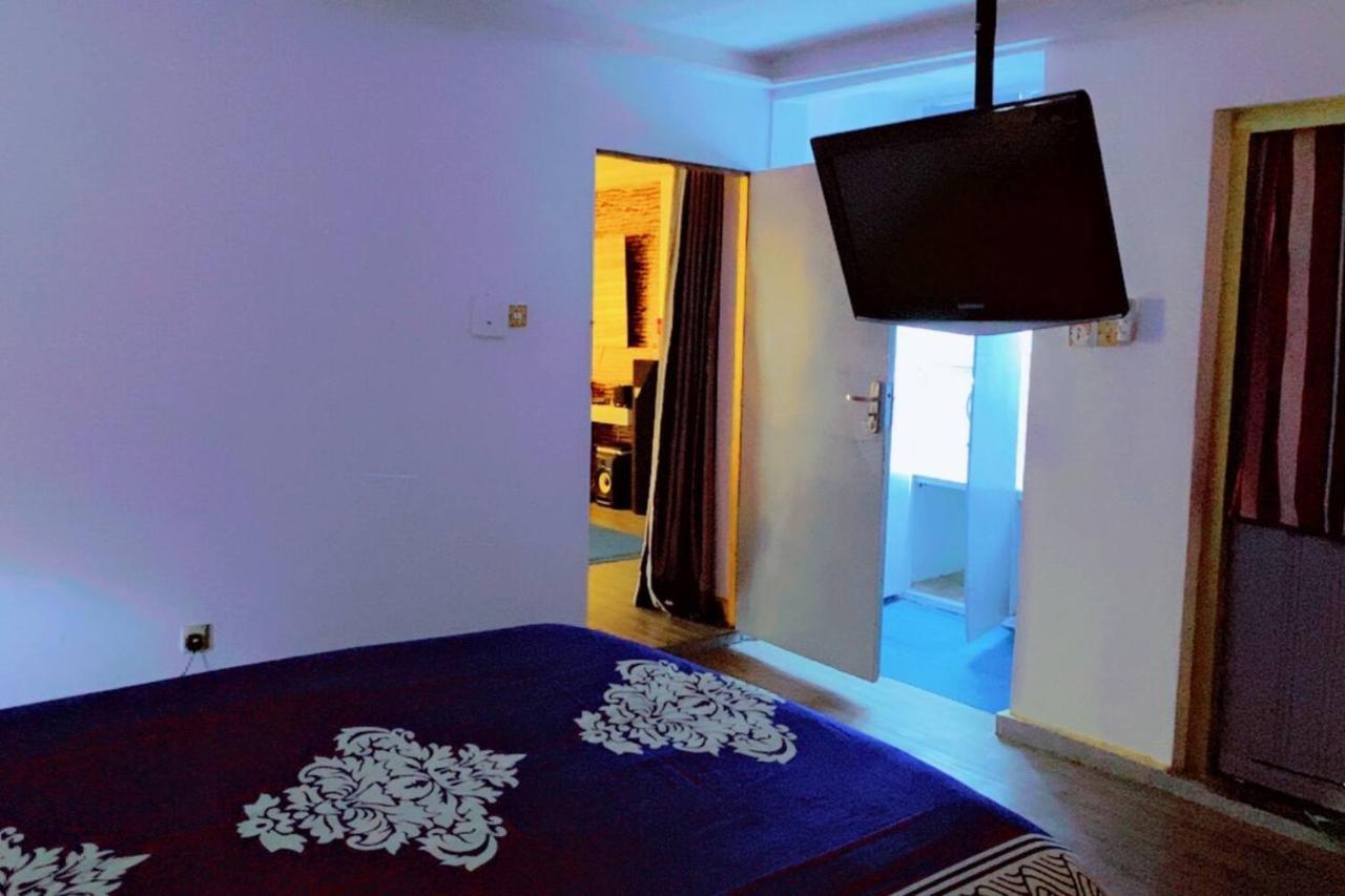 Maleeks Apartment Ikeja "Shared 2Bedroom Apt, Individual Private Rooms And Baths" Lagos Ngoại thất bức ảnh