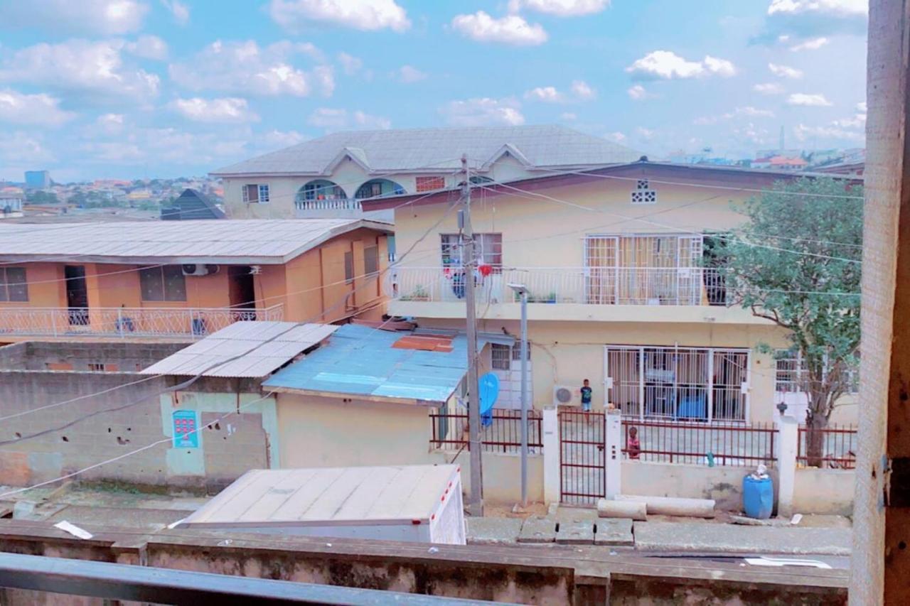 Maleeks Apartment Ikeja "Shared 2Bedroom Apt, Individual Private Rooms And Baths" Lagos Ngoại thất bức ảnh